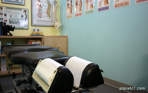 chiropractic adjusting table