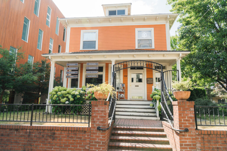 Prime Investment Opportunity: 5-Star Chiropractic Clinic for Sale with Multidisciplinary Networking and Low Overhead in Portland, OR