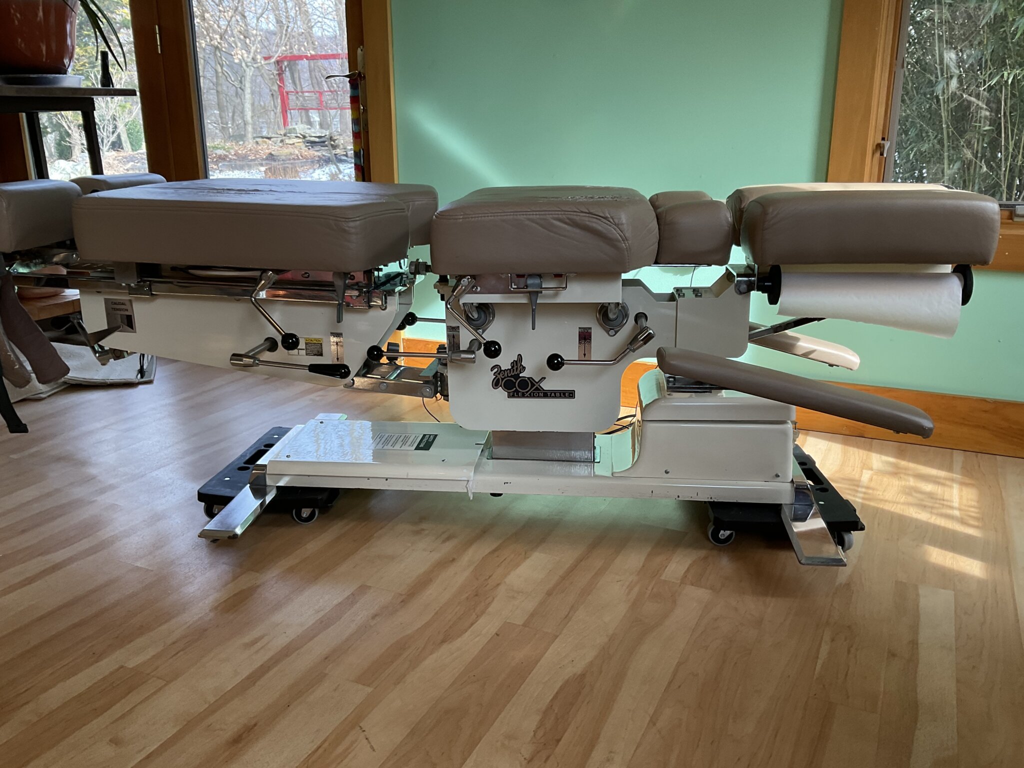 Zenith Flexion-distraction table - Planet Chiropractic